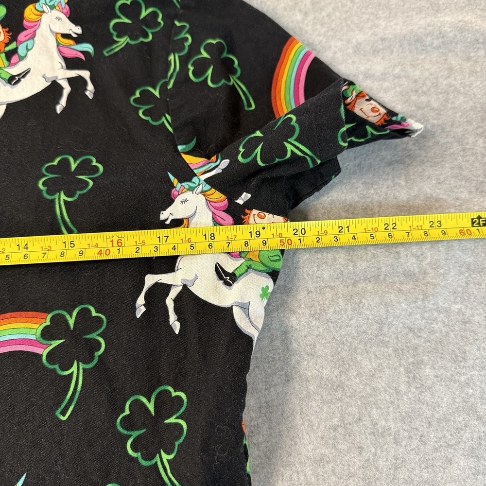 Scrubstar St Patrick's Day Scrub Top Unicorn Leprechaun Rainbow Gold Size Small - Picture 7 of 7